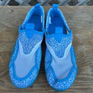 LAGUNA Blue and White Slip-On Water Shoes for Aquatic Adventures size 7 women